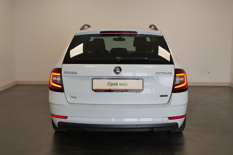 Škoda Octavia - fotka 6 z 23