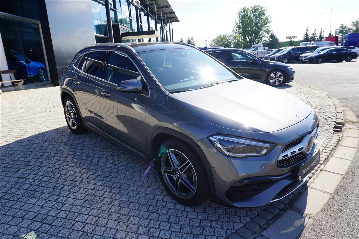 Mercedes-Benz GLA 2,0 200 d 4MATIC, CZ 1. Majite