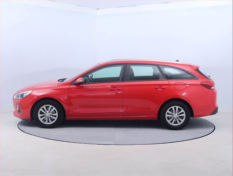Hyundai i30 (2017) 1.0 T-GDI, Serv.kniha - fotka 3 z 14