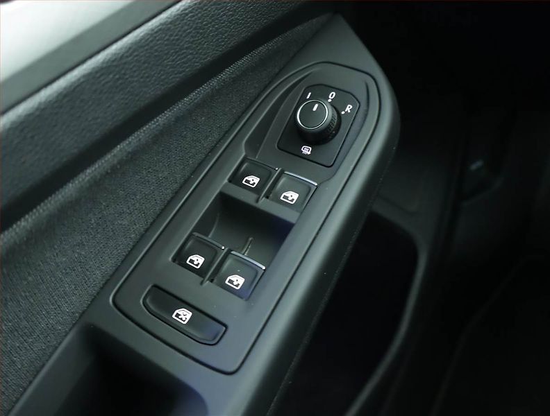 Volkswagen Golf (2022) Life 2.0 TDI, Serv.kniha, Navi - fotka 15 z 15
