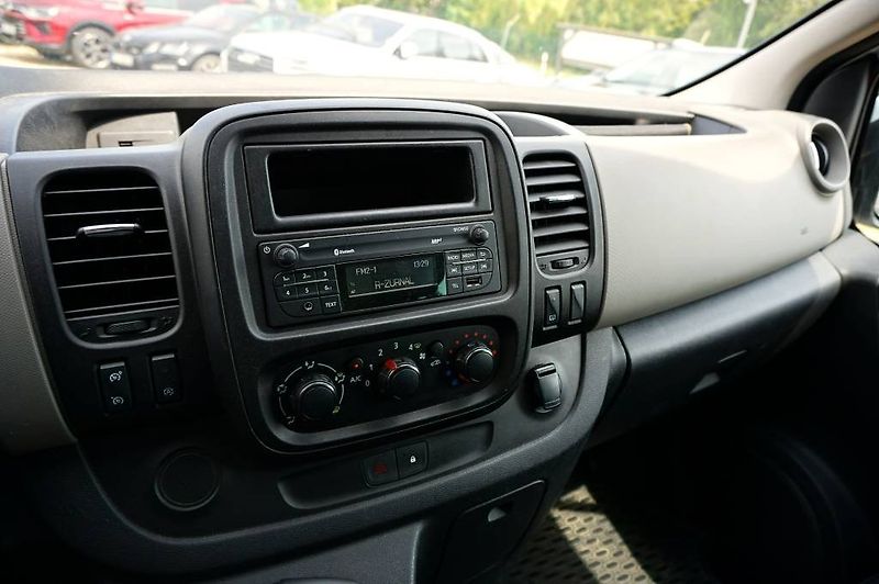 Renault Trafic (2018) PASSANGER 1,6 DCI 92 kW - fotka 26 z 31