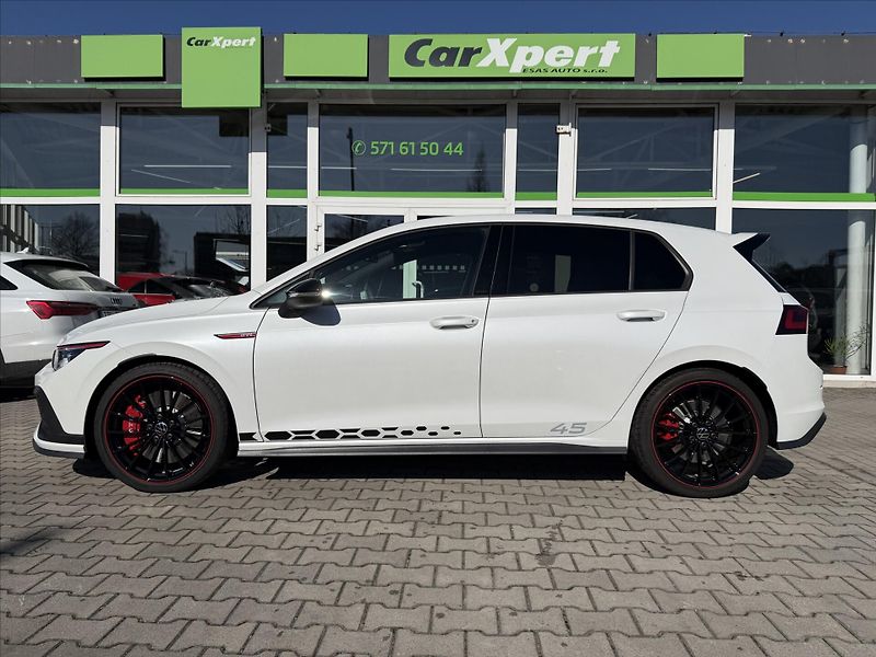 Volkswagen Golf 2,0   GTI EDICE 45 300 PS Akra - fotka 2 z 31