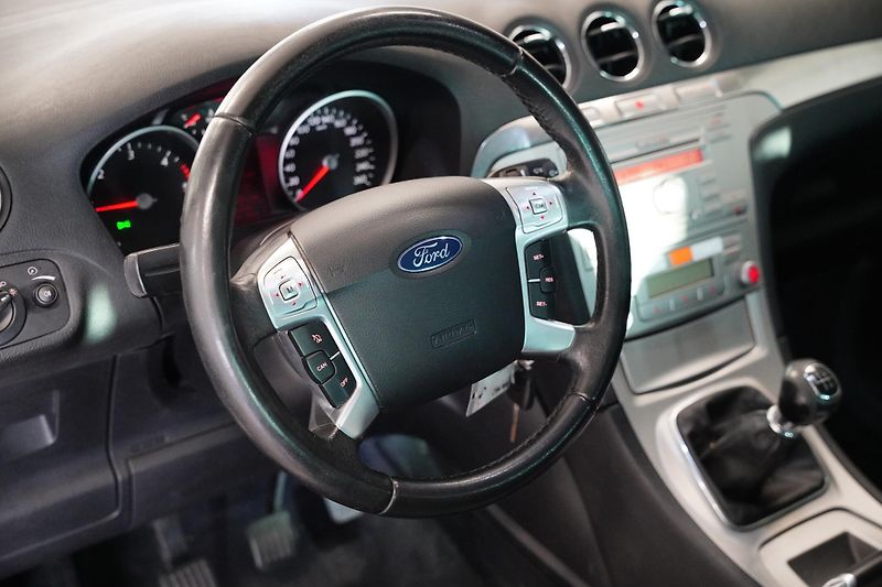Ford S-MAX - fotka 14 z 21