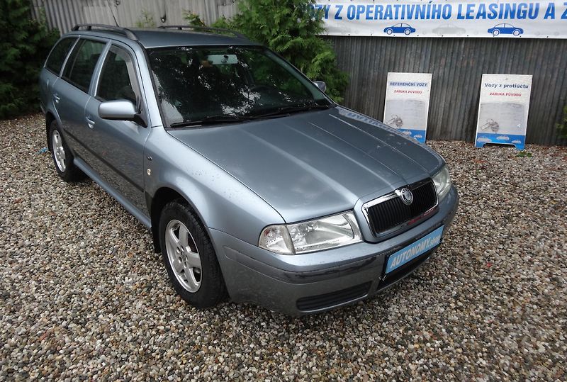 Škoda Octavia Kombi 1.6MPi rezervace - fotka 2 z 11