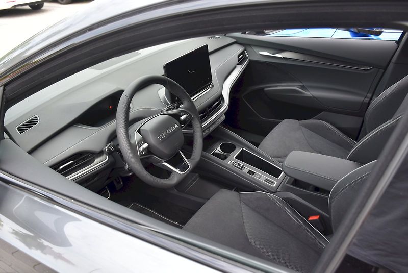 Škoda Elroq (2026) Sportline 85 - fotka 28 z 35
