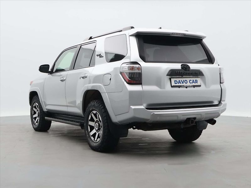 Toyota 4Runner 4,0 L V6 202kW 4WD AUT LED - fotka 5 z 28