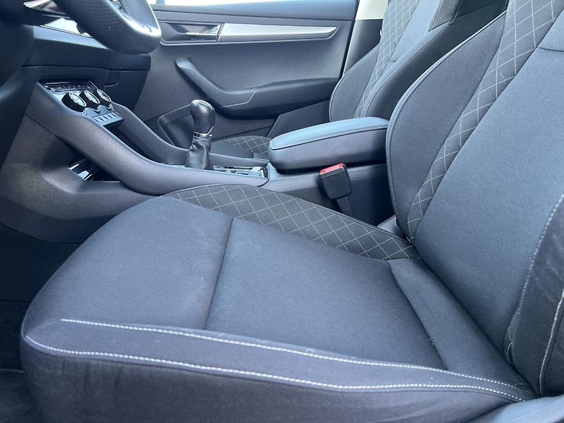 Škoda Karoq Style 1.5TSi NAVI KAMERA ALU - fotka 11 z 44