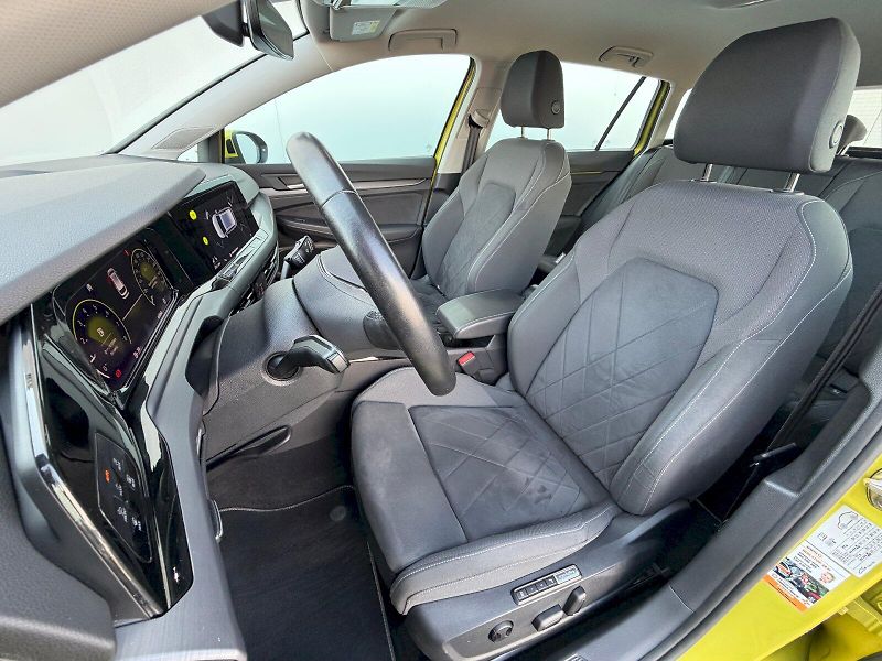 Volkswagen Golf (2023) Variant 1.5 TSI 110kW Style - fotka 6 z 35