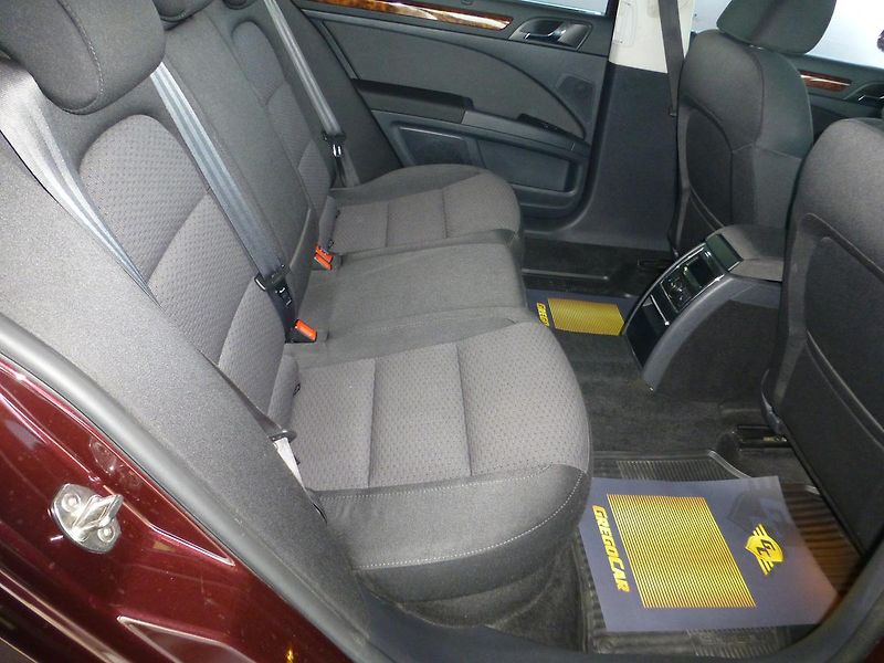 Škoda Superb (2013) 2,0TDI*VYHŘ.S**XENONY**WEBASTO - fotka 26 z 32