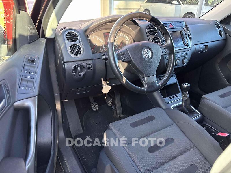 Volkswagen Tiguan (2008) 1.4TSi 4x4, 1.maj, xenon - fotka 3 z 3