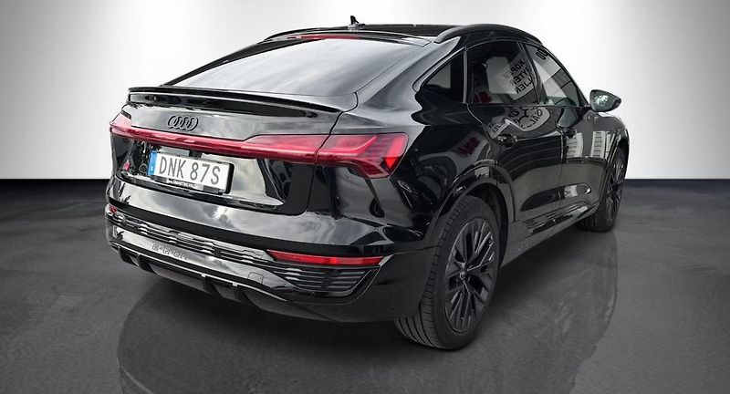Audi Q8 e-tron 55 Sportback Q 360 Matrix Pano - fotka 6 z 36