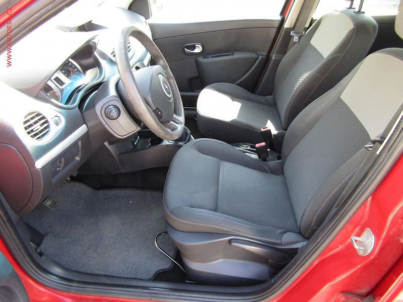 Renault Clio (2009) 1.5 dCi, ČR, AC, el. výbava - fotka 9 z 18