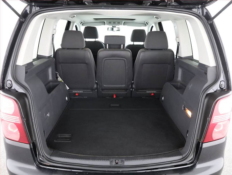 Volkswagen Touran (2010) Highline 1.4 TSI, Serv.kniha - fotka 17 z 17