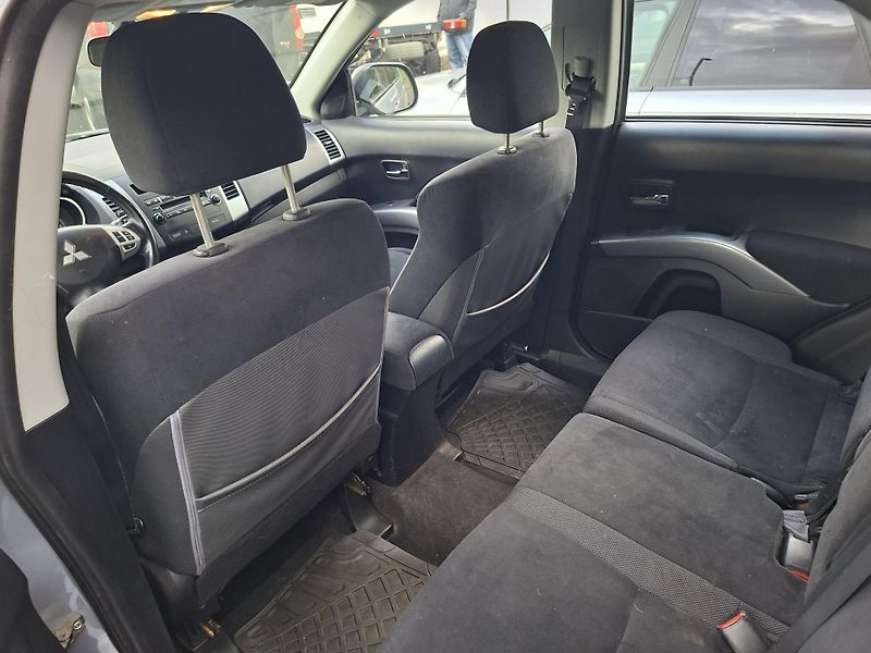 Mitsubishi Outlander (2008) 2.0 DI D 4X4 TZ - fotka 5 z 14