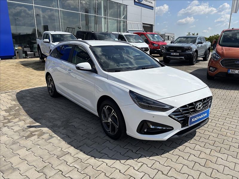 Hyundai i30 1,5 Smart 81kW kombi - fotka 7 z 34