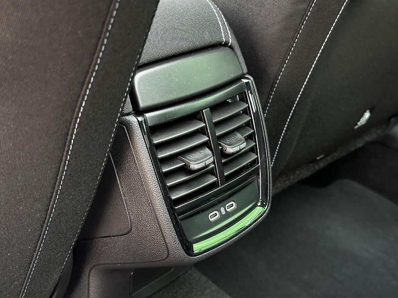 Škoda Kamiq 1.0TSi Monte Carlo 116PS Matri - fotka 35 z 41