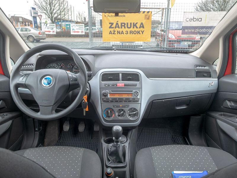 Fiat Grande Punto (2007) 1.4i 2x KOLA – PO SERVISU - fotka 11 z 37