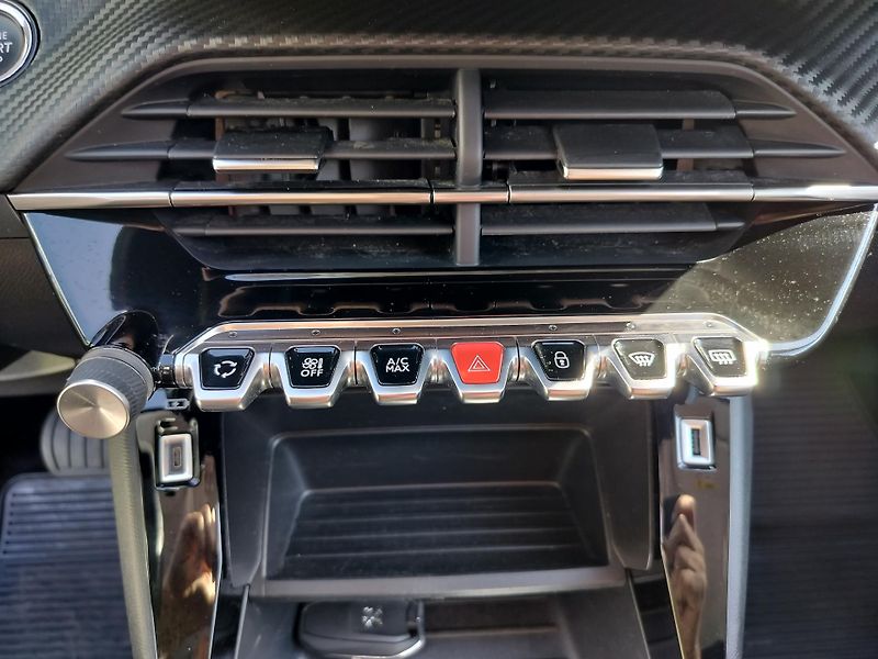 Peugeot 208 e - fotka 15 z 22