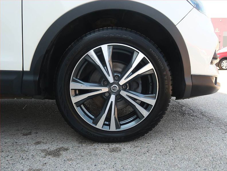 Nissan Qashqai (2018) 1.5 dCi, Serv.kniha, Navi - fotka 15 z 20