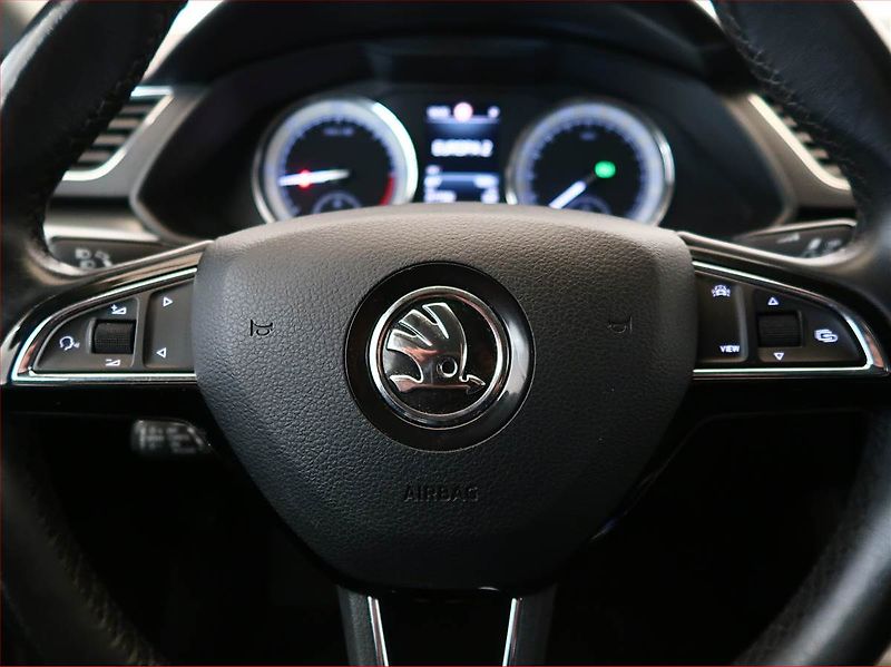 Škoda Superb (2019) 2.0 TDI, 4X4, Automat, Kůže - fotka 17 z 21