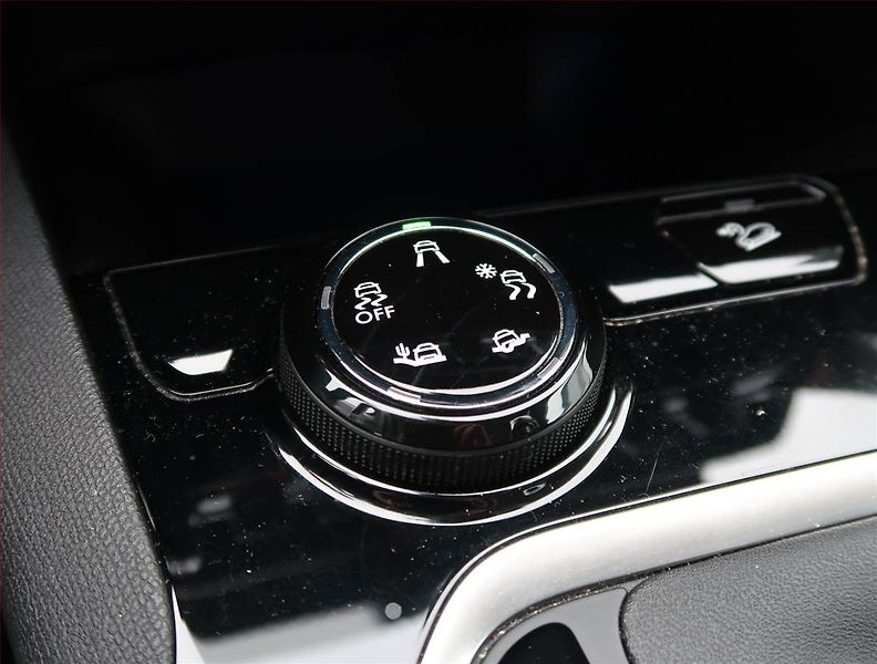 Peugeot 5008 (2021) 1.5 BlueHDi - fotka 16 z 19