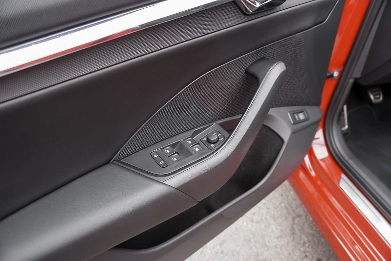 Škoda Octavia 1.5 TSI STYLE PLUS - fotka 41 z 46