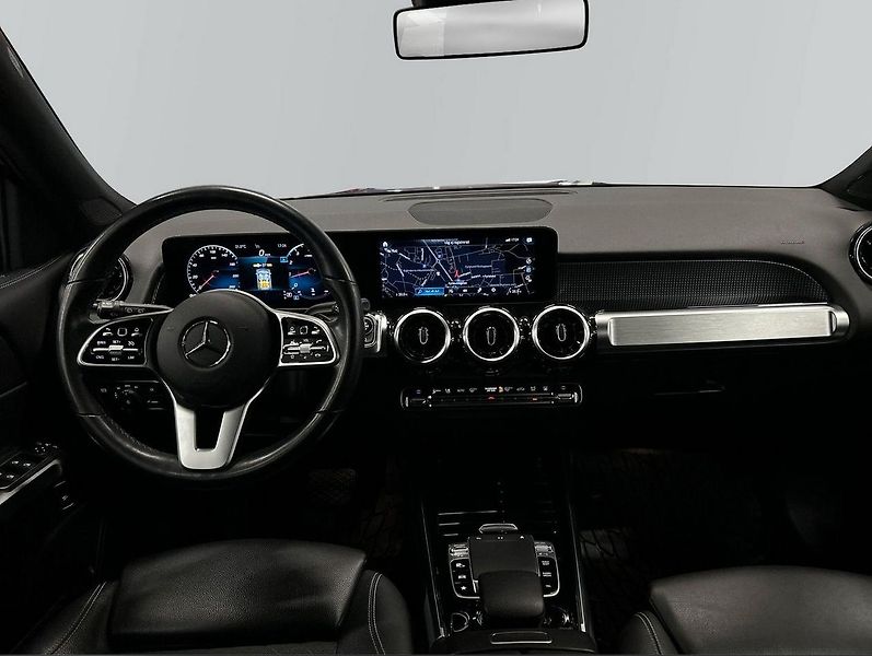 Mercedes-Benz GLB 200 Parkovací asistent - fotka 8 z 15