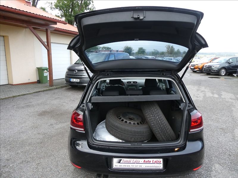Volkswagen Golf 1,4 TSi 90kW 2xkola,po servise - fotka 24 z 47
