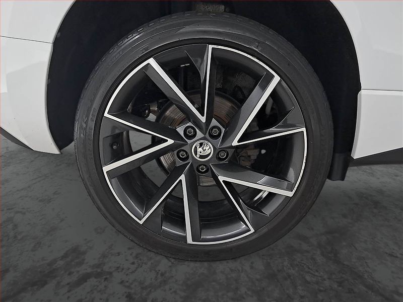 Škoda Karoq (2021) Sportline 2.0 TDI - fotka 15 z 17