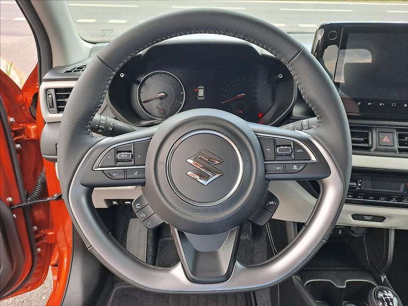 Suzuki Swift (2026) 1,2 PREMIUM HYBRID - fotka 10 z 18