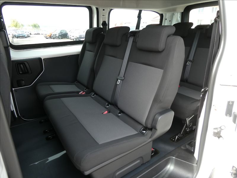 Peugeot Expert 1,5 HDi 1.MAJ.,LONG,9.míst,DPH - fotka 18 z 44