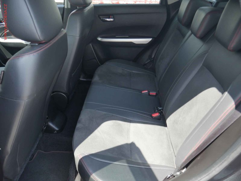 Suzuki Vitara (2016) 1.4 BoosterJet 4x4, ČR, AC - fotka 10 z 15