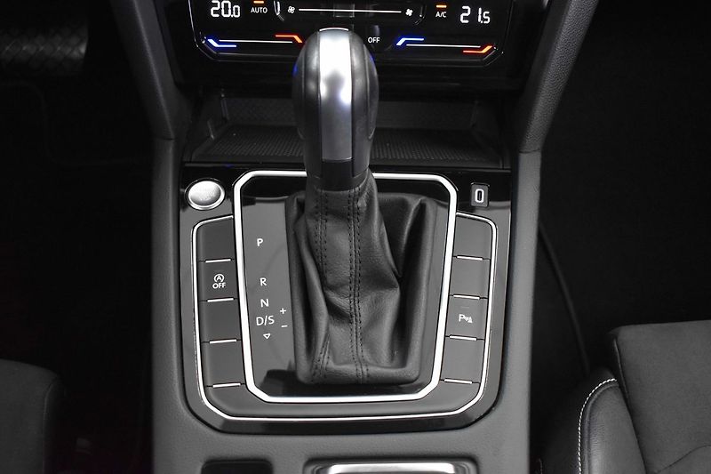Volkswagen Passat 1.5 TSI ELEGANCE*DSG*DPH*ČR 1M - fotka 22 z 39