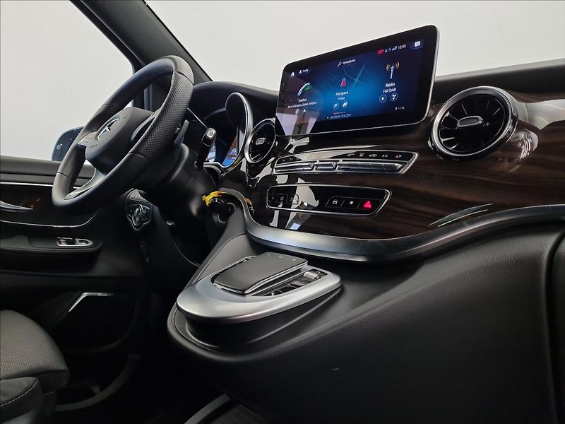 Mercedes-Benz Třídy V 300 d AVANTGARDE AIRMATIC - fotka 16 z 25
