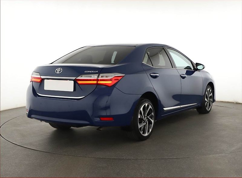 Toyota Corolla (2018) 1.6 Valvematic, Serv.kniha - fotka 5 z 18