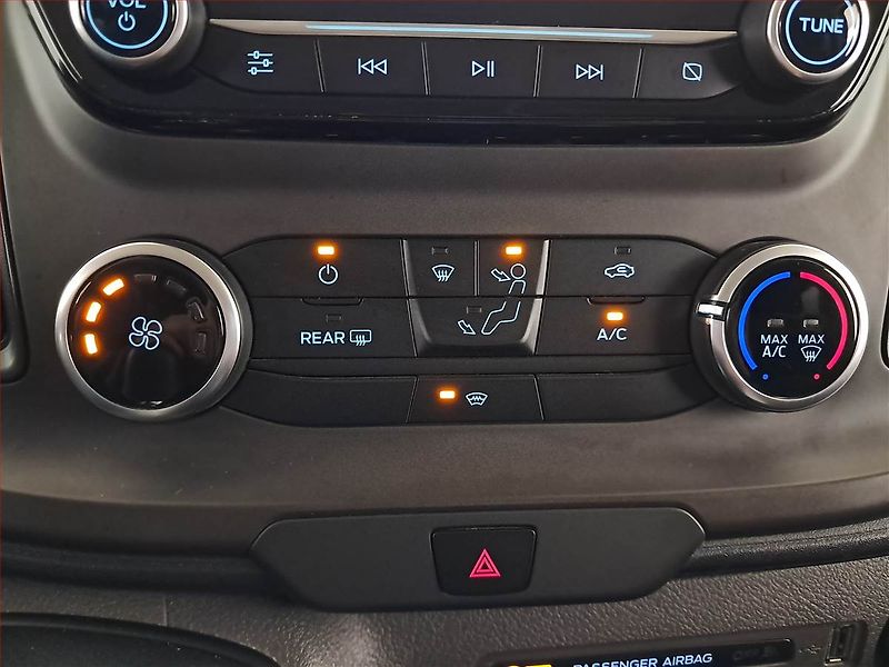 Ford Transit Custom (2018) Trend 2.0 EcoBlue, Bus, 9Míst - fotka 15 z 19