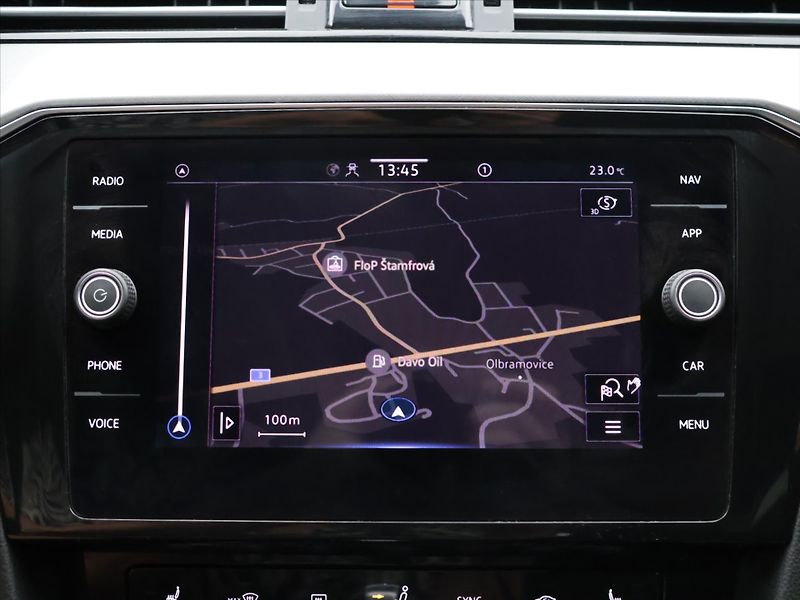 Volkswagen Passat 2,0 110kW BMT DSG Business Var - fotka 25 z 37