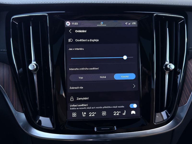 Volvo V60 T8 AWD ULTRA DARK // 335 kW - fotka 43 z 57