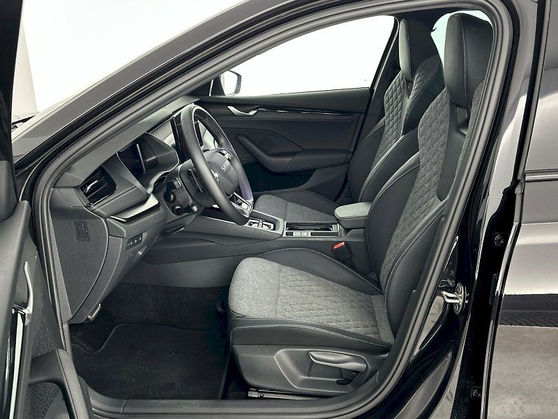 Škoda Octavia (2025) Combi DSG 2.0TSI 150kW 4x4 Spo - fotka 7 z 36