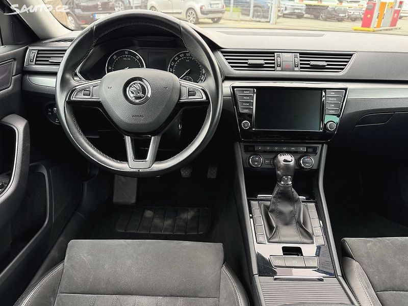 Škoda Superb 2.0 TDI 110kW - fotka 10 z 35