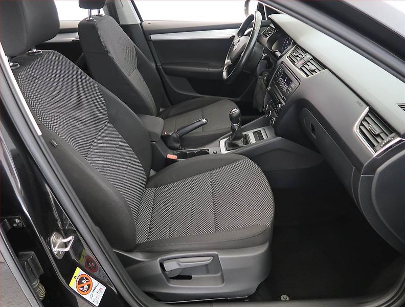 Škoda Octavia (2014) Ambition Plus 1.6 TDI - fotka 9 z 17