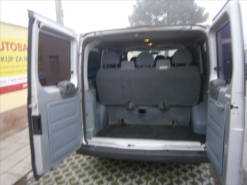 Ford Transit 2,2 TDCI KLIMA 9 MÍST - fotka 6 z 19