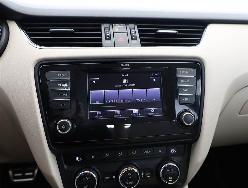 Škoda Octavia (2013) 1.6 TDI, Automat, Serv.kniha - fotka 11 z 21