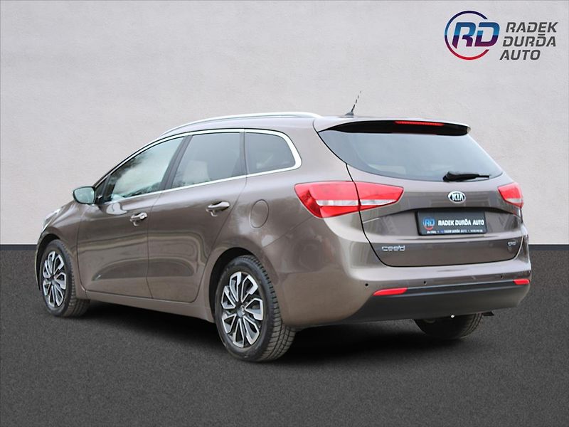 Kia Ceed 1,6 CRDi  ČR,COMFORT PLUS - fotka 7 z 31