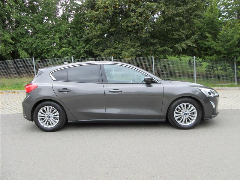 Ford Focus 1,0 i, Vyhř.sed,vol,okn, Navi, - fotka 9 z 29