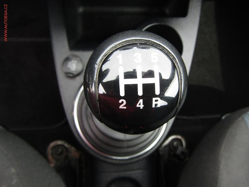 Ford Fiesta (2007) 1.3 i, ČR, AC - fotka 13 z 16