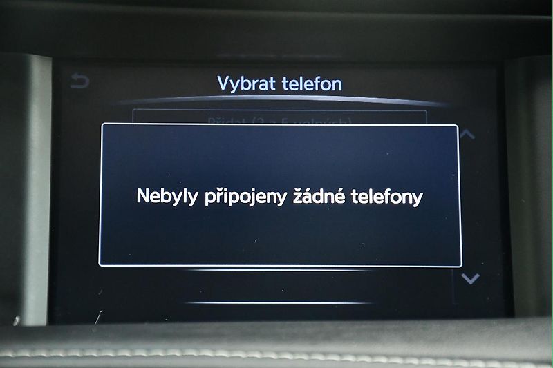 Mercedes-Benz GLA INFINITI QX30 220 CDI 4MATIC  - fotka 38 z 45