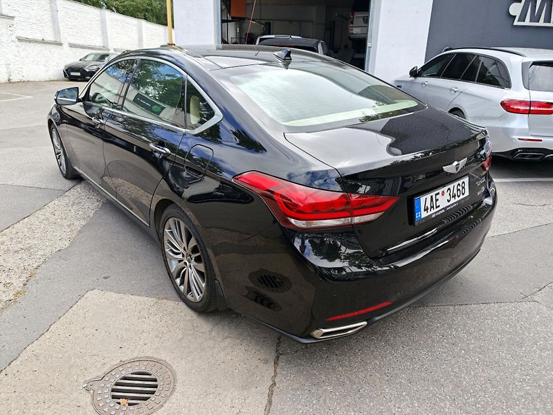 Hyundai Genesis V6 GDi 3,8 HTrac CZ,1 maj - fotka 9 z 37
