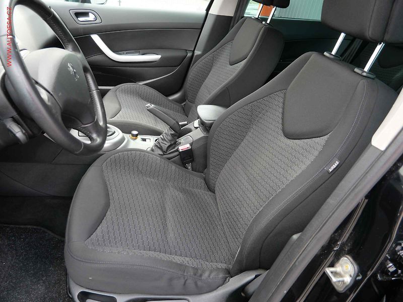 Peugeot 308 (2008) 1.6 HDi, Panorama - fotka 9 z 16