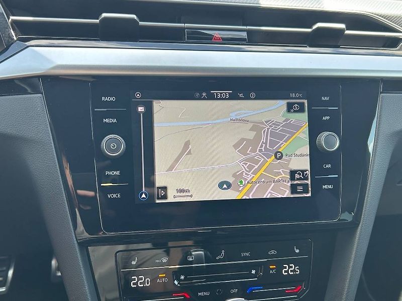 Volkswagen Arteon R-line 7DSG 2,0TSI - fotka 18 z 27